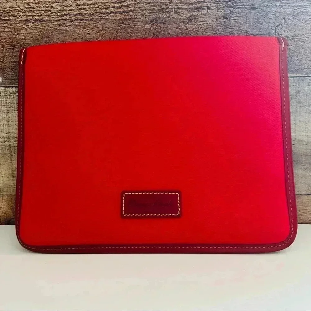 NWOT Vintage Dooney & Bourke IPad/Tablet Padded Case Holder/Clutch